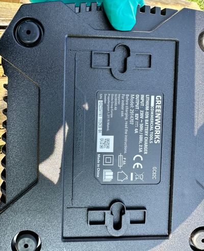 82v Universal Charger